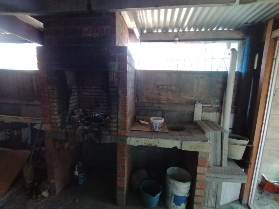  Bedroom Property for Sale in Eastridge Western Cape